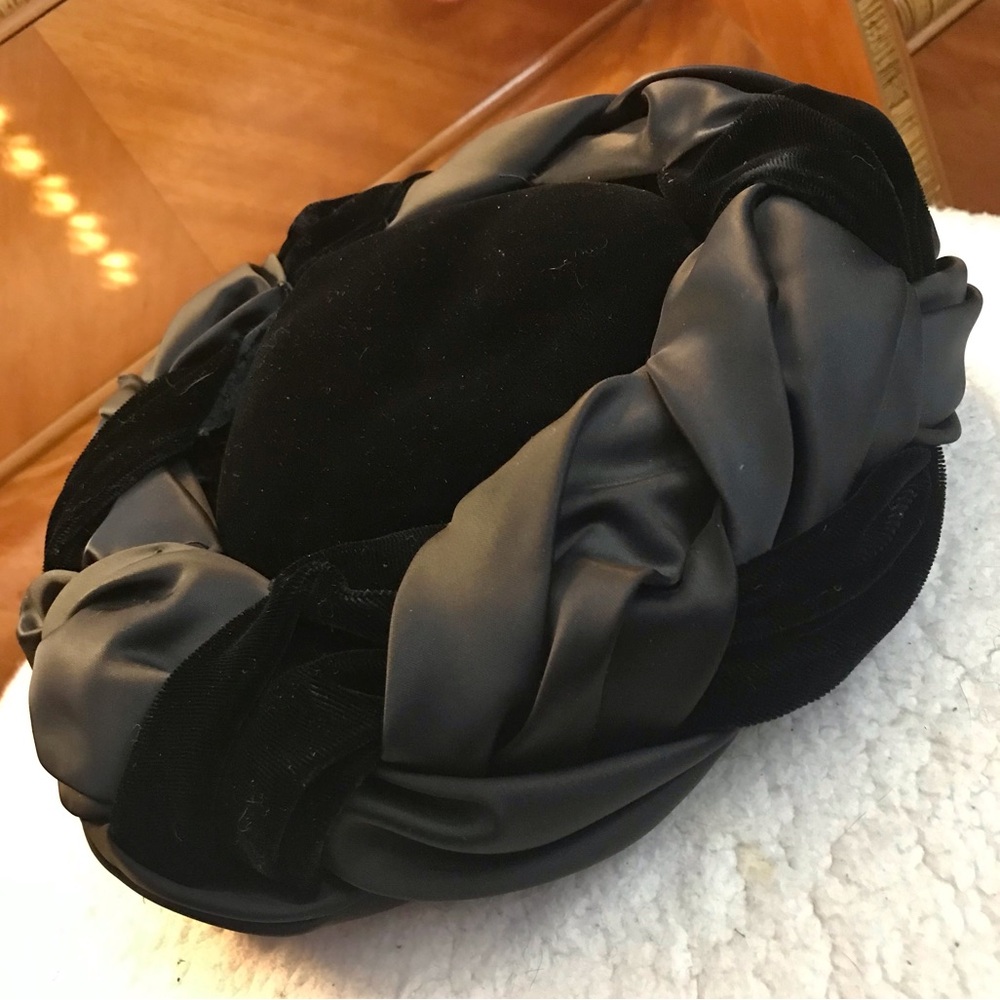 Vintage 1950s Black Velvet & Satin Braided Pillbox Hat One Size